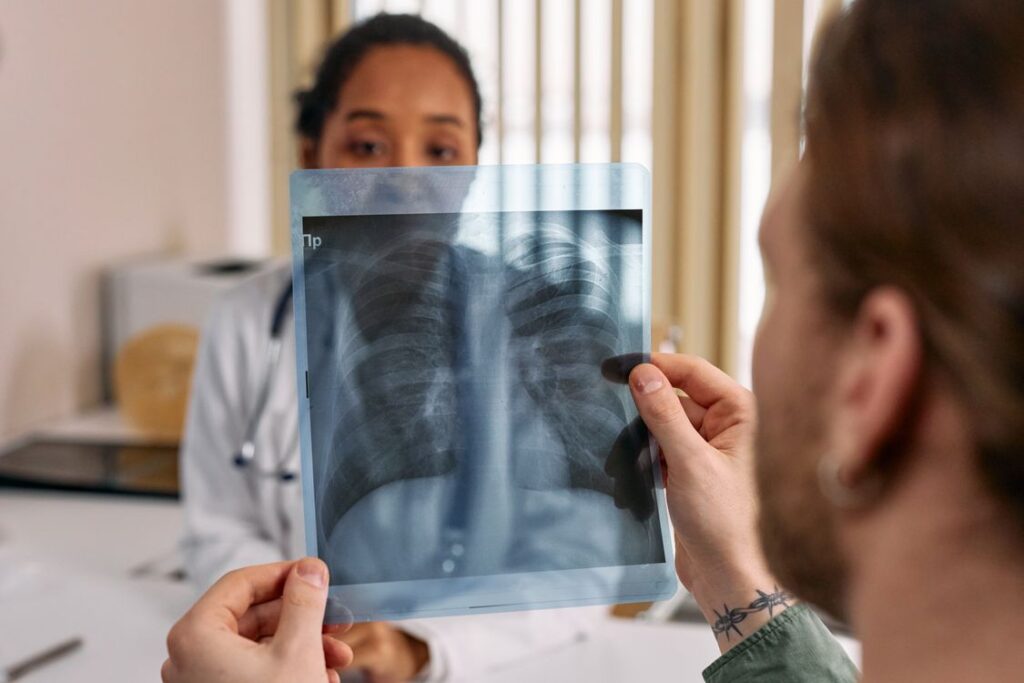 Anxiety and Breathlessness: How Pulmonary Rehab Helps Break the Panic Cycle